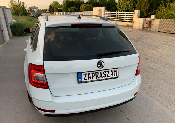 Skoda Octavia cena 49900 przebieg: 149000, rok produkcji 2017 z Poznań małe 211